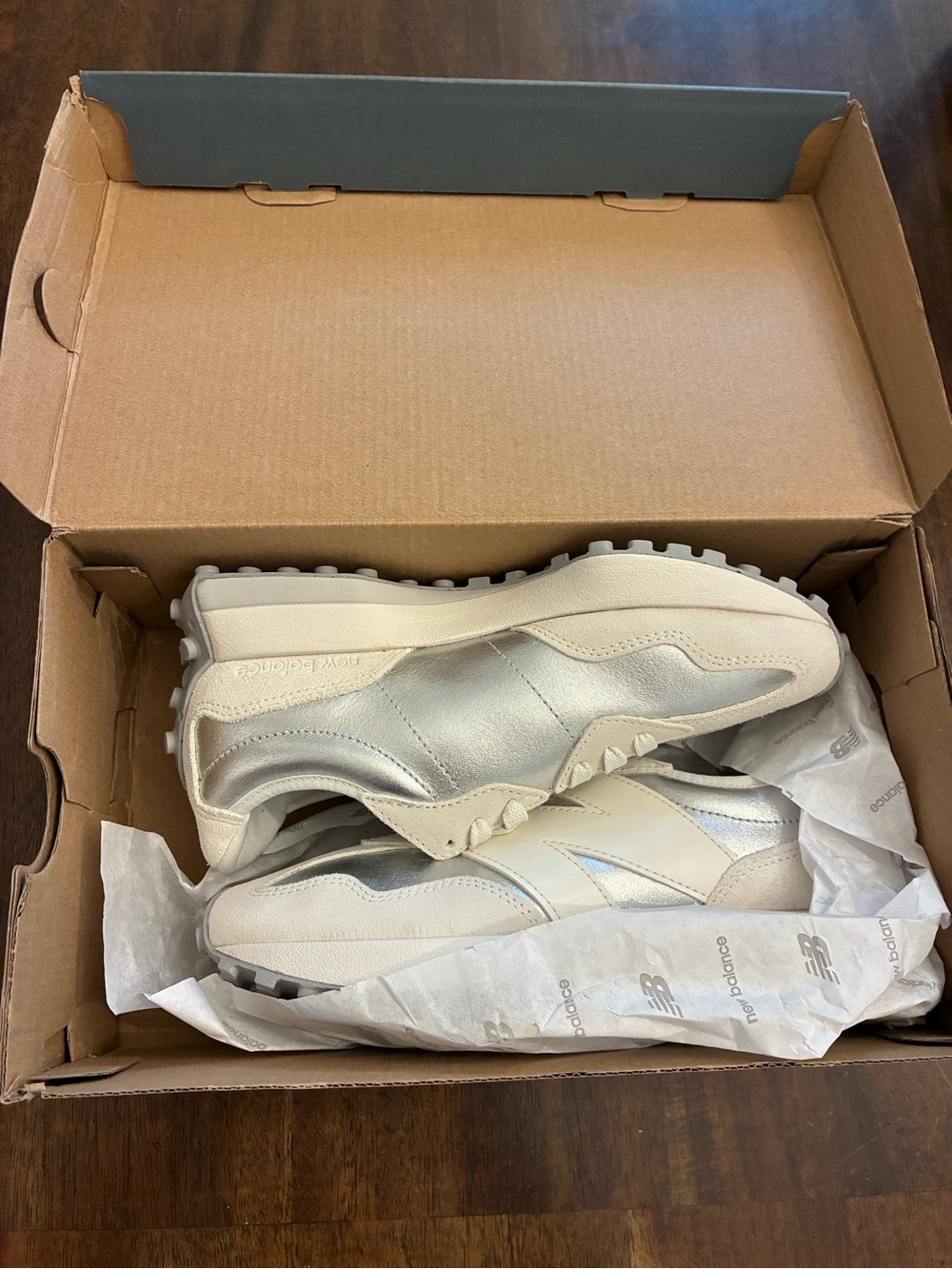 New Balance 327 Sneakers Silver Metallic Sea Salt Women’s 7 Shoes WS327GLA New - Picture 2 of 6